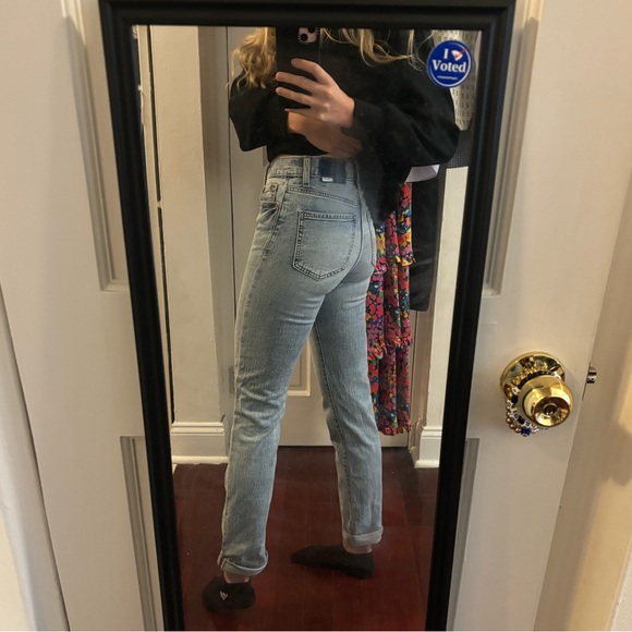 Daze high-waisted, straight fitted, light wash jeans, size 24 - Picture 3 of 7